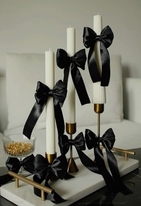 Black White Dinner Party, Black And White Birthday Party Ideas Decoration, Black And White Coquette Birthday, Black And White Party Aesthetic, Black And White Coquette, Boring People, Black Bows, Birthday Dinner Party, Cute Birthday Ideas