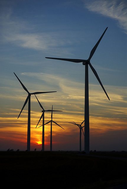 sunset on the new - beautiful Windmill Energy, Wind Power Generator, Wall Wardrobe Design, Blowin' In The Wind, Old Windmills, Wind Turbines, Wind Farm, Hd Phone Wallpapers, Professional Learning