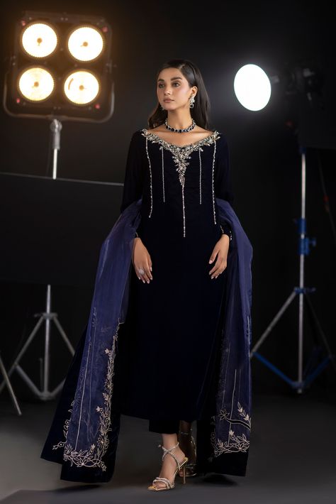 Navy Blue Pakistani Dress, Velvet Embroidery Dress, Velvet Dress Designs Pakistani, Embroidery On Velvet Fabric, Trendy Velvet Dress, Pakistani Style Suits, Latest Velvet Dresses, Navy Blue Velvet Fabric, Blue Velvet Suit