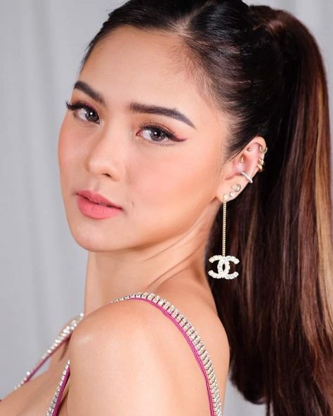 Kim Chiu, Filipino Actress, Star Magic, Talent Agency, Celebrity Hairstyles, Asian Beauty, Ear Cuff, Pop Culture, My Girl