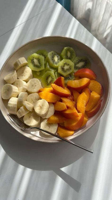 Makanan Rendah Kalori, Healthy Food Inspiration, Food Motivation, Healthy Lifestyle Food, Healthy Food Motivation, Healthy Food Dishes, Food Obsession, Healthy Snacks Recipes, Food Inspo