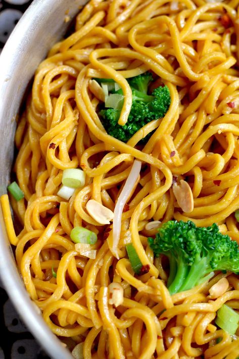 Quick Soy Sauce Noodles | 12 Tomatoes Soy Sauce Noodles, Amazing Vegetarian Recipes, 12 Tomatoes, Egg Noodles, Family Favorite Meals, Family Favorites, Us Foods, Soy Sauce, Vegan Vegetarian