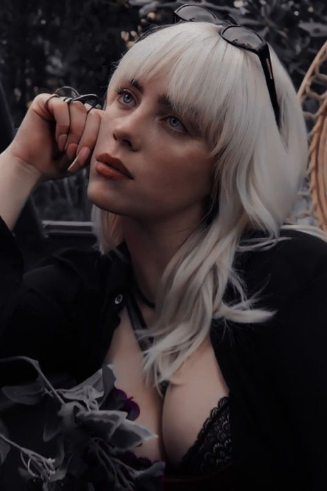 Billie Eilish Wallpaper, Billie Eyelash, Billie Eillish, Fav Celebs, Hottest Celebrities, Girl Crush, Favorite Person, Billie Eilish, Celebrity Crush