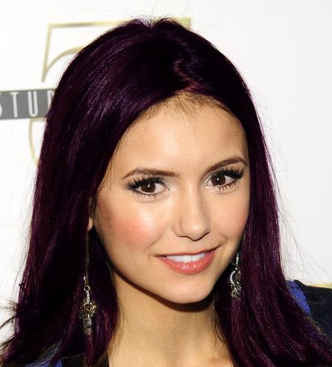 How to Dye Your Hair Purple without Bleach - 4 steps Dark Brown Purple Hair, Hair Color Without Bleach, Permanent Purple Hair Dye, Funky Hair Colors, Hair Lights, Dark Red Hair Color, Purple Hair Color, Hair Makeup Looks, Dark Purple Hair