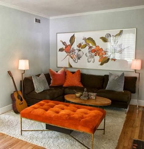 salon naranja Orange Ottoman, Burnt Orange Living Room, Brown Living Room Decor, Brown Couch Living Room, Living Room Brown, Couch With Ottoman, Room Brown, Living Room Orange, Brown Couch