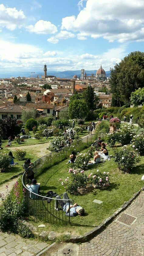 Firenze Italy Aesthetic, Italy Florence Aesthetic, Florence Italy Itinerary, Florence Study Abroad, Florence Aesthetic Italy, Study Abroad Florence, Florence Italy Aesthetic, Tuscany Aesthetic, Florence Summer