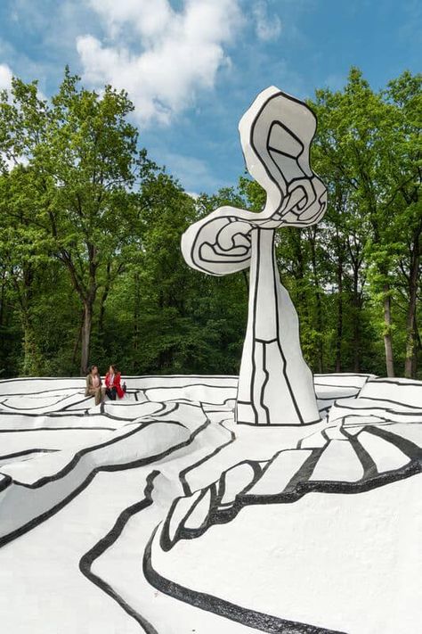 jean dubuffet jardin demail kroller muller Street Art Sculpture, Public Art Sculpture, City Sculpture, Street Sculpture, Park Sculpture, Urban Sculpture, Sculpture Display, Landscape Sculpture, Underwater Sculpture