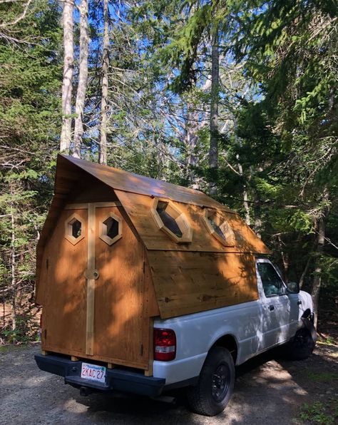 Pickup Bed Camper, Wooden Truck Bedding, Diy Truck Camper, Trailer Cabin, Diy Van Life, Camper Van Design, Diy Truck Bedding, Truck Cabin, Truck Topper