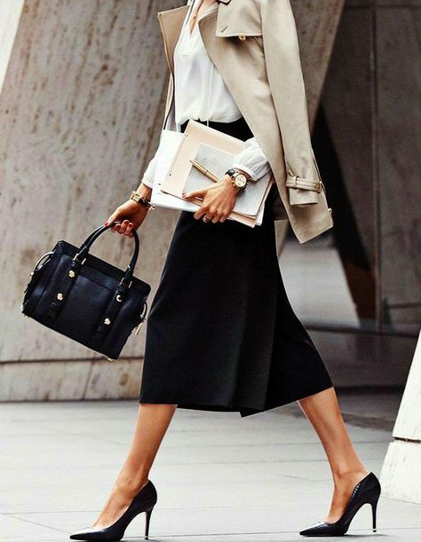 Women Lawyer, Corporate Women, Lawyer Fashion, Beauty And Brains, Lawyer Outfit, Work Uniform, Law Student, Future Lifestyle, Aesthetic Women