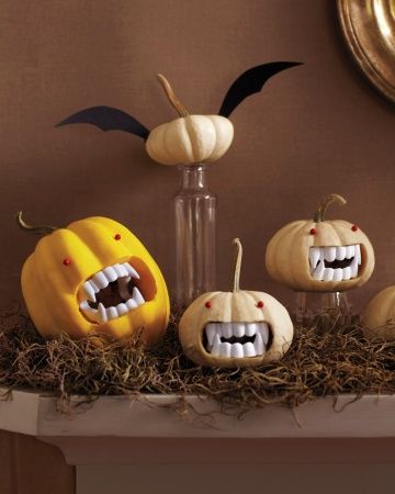 Vampire Pumpkin, Diy Halloween Party, Easy Pumpkin Carving, Hallowen Ideas, Halloween Decor Diy, Carved Pumpkins, Diy Halloween Decor, Halloween 3, Halloween Decorations Indoor