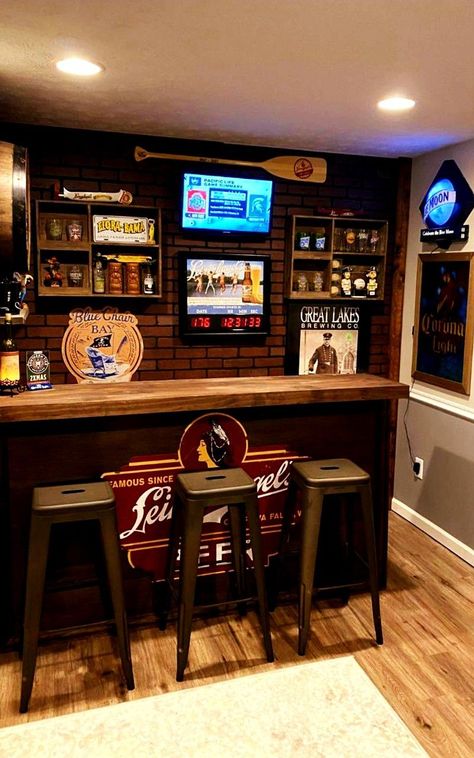 Garage Bar Idea, Mini Mancave Ideas, Burnt Wood Bar, Finished Garage Ideas Man Cave, Homemade Bars Mancave, At Home Sports Bar, Small Pub Design, Coin Bar Salon, Man Cave Seating Ideas