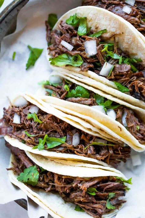 Barbacoa (True Texas Style) Beef Cheeks Slow Cooker, Crock Pot Barbacoa, Beef Cheeks Recipe, Shredded Beef Recipe, Bbq Beef Brisket, Texas Chili Recipe, Beef Barbacoa, Texas Recipes, Slow Cooker Barbacoa