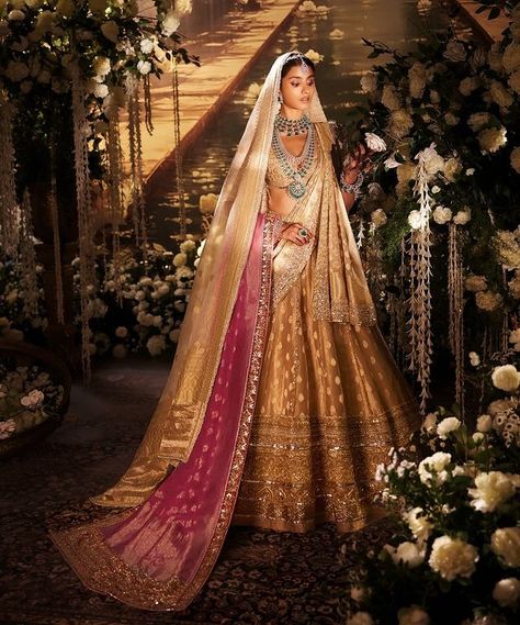 MANISH MALHOTRA (@manishmalhotraworld) • Instagram photos and videos Manish Malhotra Bridal, Brocade Dupatta, Dolly Jain, Brocade Lehenga, Banarasi Brocade, Bridal Lehenga Designs, Indian Outfits Lehenga, Wedding Lehenga Designs, Zardozi Embroidery