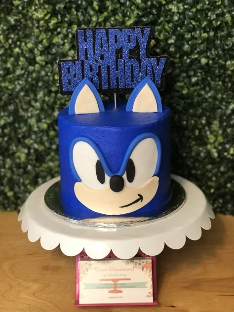 Sonic Smash Cake, Sonic Party Cake, Easy Sonic Birthday Cake, Small Sonic Cake, Sonic Birthday Party Snacks, Sonic Centerpieces Ideas, Sonic Cakes Ideas, Sonic The Hedgehog Cupcake Cake, Cake Sonic Ideas