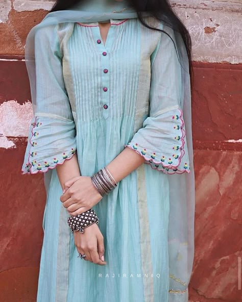 Creative and Latest Designs for Kurtis Sleeve, Suit Sleeves designs Suit Sleeves Design Latest, Suit Sleeves Design, Sleeves Design For Kurtis, Suit Sleeves, Kurti Sleeves, Kurti Sleeves Design, Designer Kurti Patterns, Simple Kurti Designs, Neck Designs For Suits