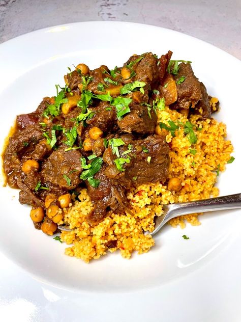 Beef & Apricot Tagine - Best Recipes UK Tagine Beef Recipes, Moroccan Lunch, Beef Tagine Recipes, Baking Recipes Aesthetic, Gnocchi Lasagna, Lamb Tagine Recipe, Beef Tagine, Lamb Tagine, Recipes Aesthetic