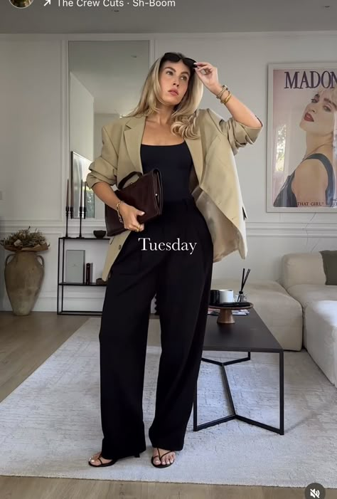 Georgina Lennon Outfits, Georgina Lennon, Work Dress Code, Women In Suits, Corporate Baddie, Summer Outfits Ideas, Business Casual Outfit, Black Is The New Black, All Black Fashion