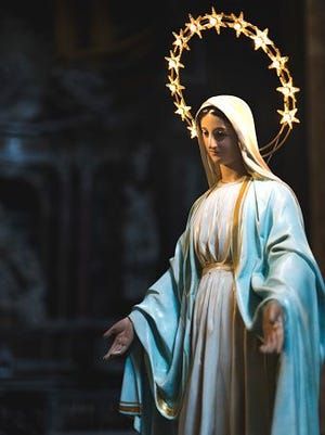 Mary Mother Of The Church, Mother Mary Wallpaper, Mary Mother Of Jesus, Mary Mother Of God, Blessed Mother Statue, Catholic Doctrine, Catholic Wallpaper, God Mother, Mother Mary Images