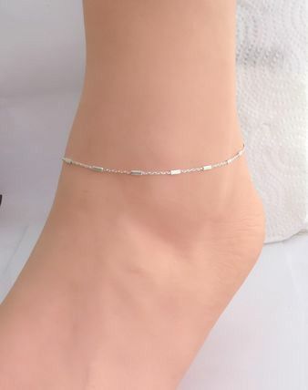 Simple Elegant Jewelry, Silver Chain Anklet, Silver Anklets Designs, Couple Ring Design, Anklet Silver, Leather Anklets, Anklet Designs, Silver Anklet, Ankle Jewelry