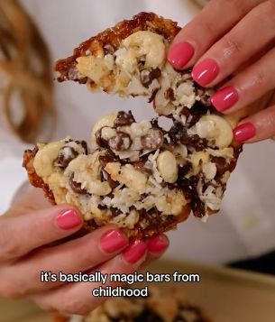 Magic Bar Cookies Recipes, Magic Cookie Bar Cookies, Magic Cookies Recipe, 4 Ingredient Magic Cookies, 5 Ingredient Magic Cookies, Magic Bar Cookies, Magic Cookies 5 Ingredients, Lite Snacks, Coconut Condensed Milk