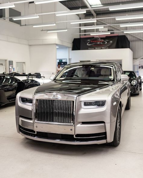 Rols Rois, Rolls Royce Phantom Interior, Rr Cullinan, Lifted Cummins, Rr Phantom, Phantom Car, Rolls Royce Wallpaper, Roll Royce, Rolls Royce Motor Cars