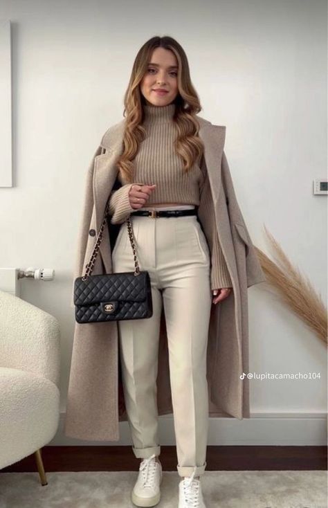 Outfit Formal Mujer, Classy Business Outfits, Business Professional Outfits, Business Attire Women, Fest Outfits, Chique Outfits, Easy Chic, Winter Fashion Outfits Casual, Stylish Work Attire