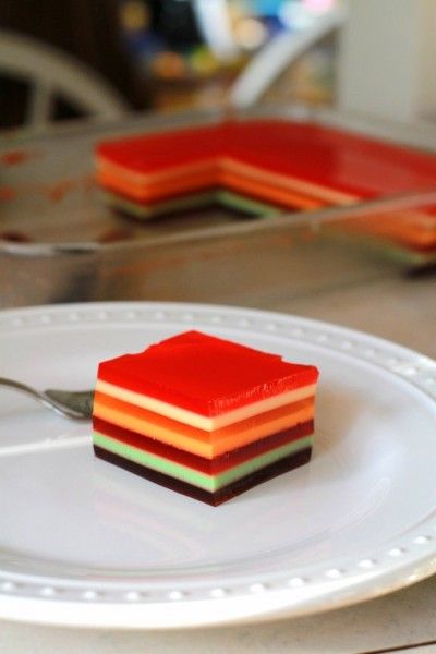 seven layer jello Turned out really well. About 40 minutes for the pure jello layers to harden Layer Jello, Rainbow Jello Recipe, Layered Jello Recipe, Jello Mold Recipes, Jello Jigglers, Rainbow Jello, Jello Flavors, Layered Jello, Jello Dessert Recipes