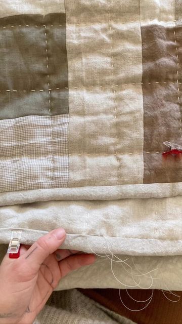 Lanni Loucks on Instagram: "Finished this sweet little commissioned baby quilt back in the fall. Here are some on the steps that go into it all! Naturally dyed baby quilt made with linen and wool 🤍 #quilting #quilt #customquilt #customquilting #babygift #nurserygift #handquilting #handquilted #linenquilt #babyquilt #heirloomquilt #textiledesign #artisan #textileartist #naturallydyed #plantdyes #naturallydyedlinen" Natural Quilt, Hand Stitching Quilt Top, Linen Patchwork Quilt, Natural Dye Quilt, Hand Quilting For Beginners, Hand Tied Quilt, Hand Sewn Quilt, How To Quilt, Neutral Quilts Ideas