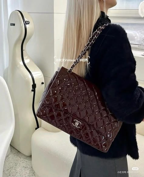 Big Designer Bags, Chanel Bags Aesthetic, Expensive Bag, Luxury Boots, Luxury Bags Collection, Bag Obsession, Dream Bags, Luxury Purses, Fancy Bags