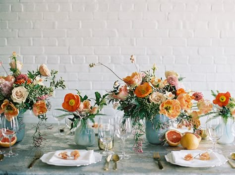 Orange poppy centerpiece Blue Tablescape, Bouquet Styles, Orange Wedding Flowers, Citrus Wedding, Wedding Orange, Thanksgiving Table Settings, Tablescape Ideas, Orange Wedding, Wedding Tablescapes