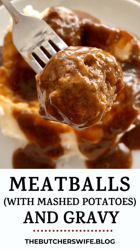 Meatballs And Brown Gravy, Meatballs And Mashed Potatoes, Mashed Potatoes With Gravy, Chicken Rice Casserole Recipes, Dominicano Recipes, Oven Baked Meatballs, Brown Gravy Recipe, Mashed Potatoes And Gravy, Ground Beef Meatballs