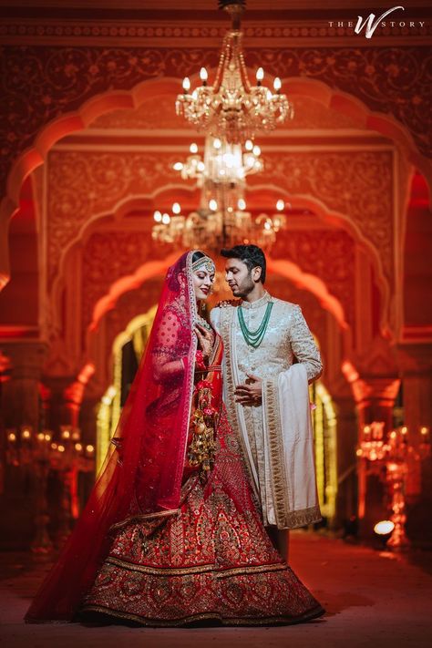 Couple Shoot Poses, Wedding Couple Shoot, Marriage Poses, Indian Wedding Pictures, Bride Groom Photoshoot, Bride Groom Poses, Wanderlust Fashion, Indian Bride Poses, Indian Bride Photography Poses