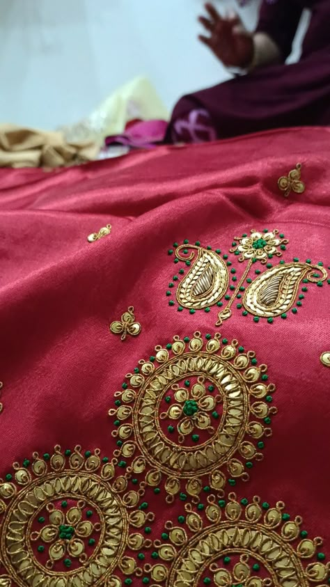 Marodi Work Blouse, Marodi Work, Dori Work, Afghani Clothes, Dress Patterns Diy, Zardosi Work, Hand Beaded Embroidery, Blouse Ideas, Embroidery On Kurtis