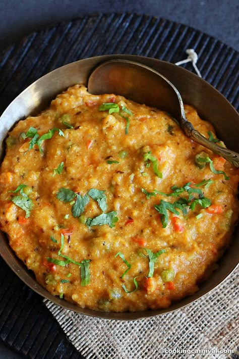 Are you looking for a simple, quick recipe with millet and legumes? Then try this Bhaidku – A traditional and ancient meal recipe from Gujarat. It is easy to digest, rich in plant protein and fiber, and is a family’s favorite meal recipe. #gujarairecipe #milletrecipe Savory Millet Recipes, Gujarati Breakfast Recipes, Indian Millet Recipes, Pearl Millet Recipes, Millet Recipes Indian, Millets Recipes Indian, Millet Dishes, Millet Soup, Millet Recipe