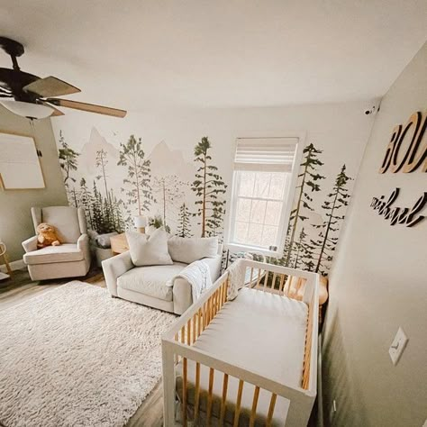 Boys Forest Room, Mountain Baby Room, Simple Baby Room Ideas, Baby Boy Woodland Nursery, Wildlife Nursery, Forest Nursery Boy, Themed Nursery, Woods Themed Nursery, Nature Nursery