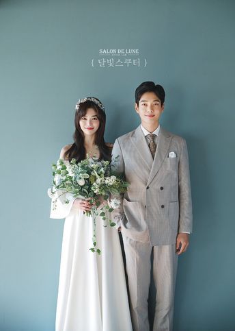 KOREAN WEDDING D-002 MOON LIGHT STUDIO : korea wedding pledge Korea Pre Wedding, Korean Wedding Photography, Wedding Photo Studio, Pre Wedding Shoot Ideas, Mother Wedding, Wedding Pose, Pre Wedding Poses, Korean Wedding, Wedding Studio