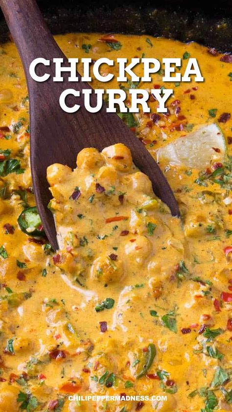 Easy Chickpea Curry, Chickpea Curry Recipe, Curry Recipes Easy, Savory Dinner, Vegetarian Meal, Chickpea Curry, Easy Weeknight Dinner, Tasty Vegetarian Recipes, India Food