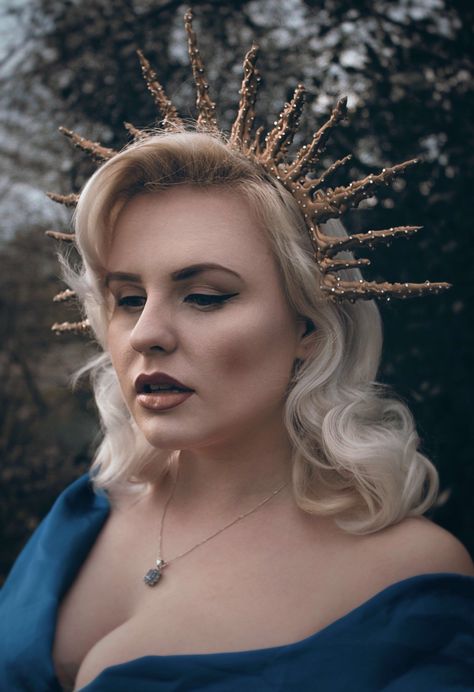 Another 5 star review on Etsy ★★★★★ "Stunning crown!! Utterly magical! Felt like a goddess. Debi was incredibly professional and sensitive to my time line. Went above and beyond in order for me to receive this on time. Thank you!" S.A #thankyou  #etsy #accessories #halo #headdress #gold #crystal #sun #madonna #costume #cercledusoleilhalo #sungoddess #powderedandwaisted Sun Goddess Costume, Tiara Halloween, Moon Halo, Goddess Photoshoot, Golden Tiara, Crown Headpiece, Halo Crown, Goddess Costume, Diy Kostüm