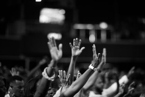 Confession Prayer, Church Photography, Church Photos, Prayer Meeting, Black Church, Worship God, Love Is, Praise And Worship, Power Of Prayer