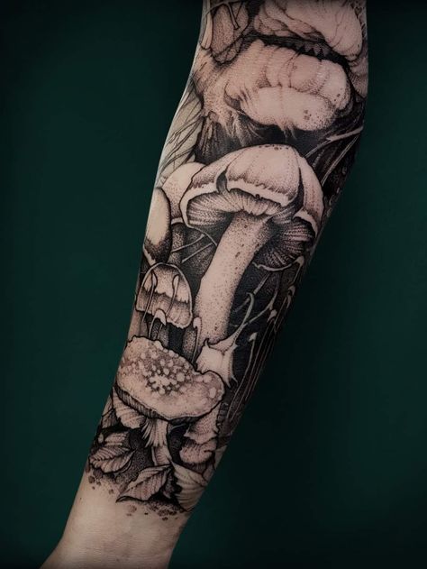 Dark Woodland Tattoo, Mushroom Tattoo Ideas, Forest Tattoo Sleeve, Tatuaje Cover Up, Places To Get Tattoos, 16 Tattoo, Mushroom Tattoo, Nature Tattoo Sleeve, Bright Tattoos