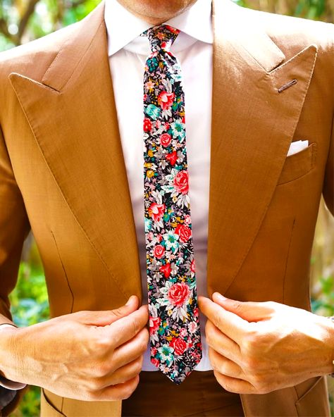 Spring Suits Men, Funky Formal, Wedding Guest Men, Deception Pass, Suits And Ties, Crazy Wedding, Men's Formal Wear, Native Gardens, Tie Collection