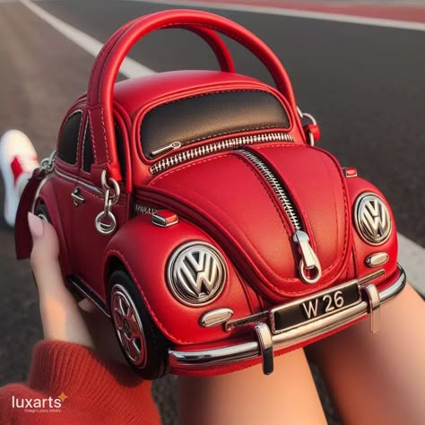 Hit the Road in Style: Volkswagen Inspired Handbags for Automotive Fashion 28 Vw Beetle Accessories, Funky Purses, Vw Sedan, Vw Art, Novelty Purses, Vw Beetle Classic, Inspired Handbags, Unique Handbags, Vespa Vintage