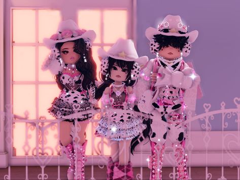 Royale High Campus 3 Uniform, Royale High Photoshoot Ideas, Basic Royale High Outfits, Royale High Sweet Like Candy, Royale High Campus 3, Royale High New School Outfits, Country Roads Royale High, Royale High Dorms Ideas, Royale High Halloween Outfit Ideas