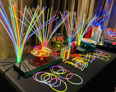 Cooper Aesthetic, Missy Cooper, Hoco Ideas, Disco Birthday, Neon Birthday Party, Sweet Sixteen Birthday Party Ideas, Glow Birthday Party, 90s Theme Party, Disco Birthday Party