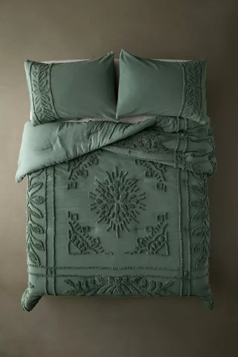 Boho Bedding Comforters, Green Bedding Ideas, Green Comforter Bedroom, Tufted Comforter, Green Duvet Cover, Boho Bedding Sets, King Size Comforter Sets, Boho Duvet Cover, Boho Comforters