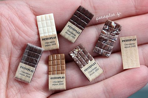 Stephanie Kilgast, Miniature Chocolate, Food Charms, Diy Doll Miniatures, Doll Food, Mini Craft, Tiny Food, Polymer Clay Miniatures, Clay Food