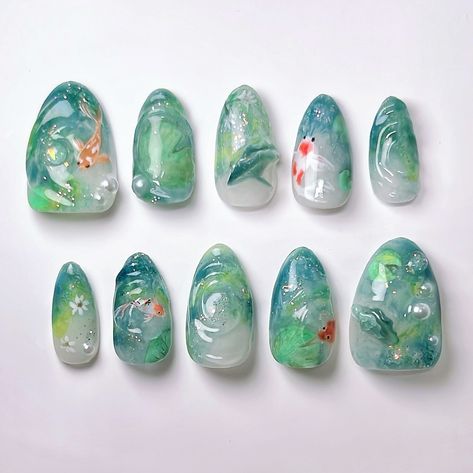 Koi Fish Nail Design, Koi Pond Nails, Pond Nails, Koi Nails, Ponyo Nails, Koi Fish Nails, Intricate Nail Designs, Frog Nails, Fish Nails