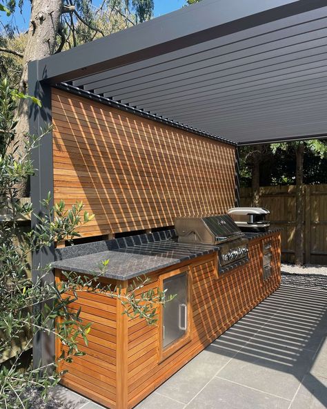 Outdoor Kitchen Design Pergola, Pergola For Bbq Area, Bbq Tile Ideas, Outdoor Patio Ideas Bbq, Undercover Bbq Area, Outdoor Kitchen With Freestanding Grill, Outdoor Covered Bbq Area, Outdoor Kitchen Dining Area, Bbq Kitchen Outdoor Grill Station