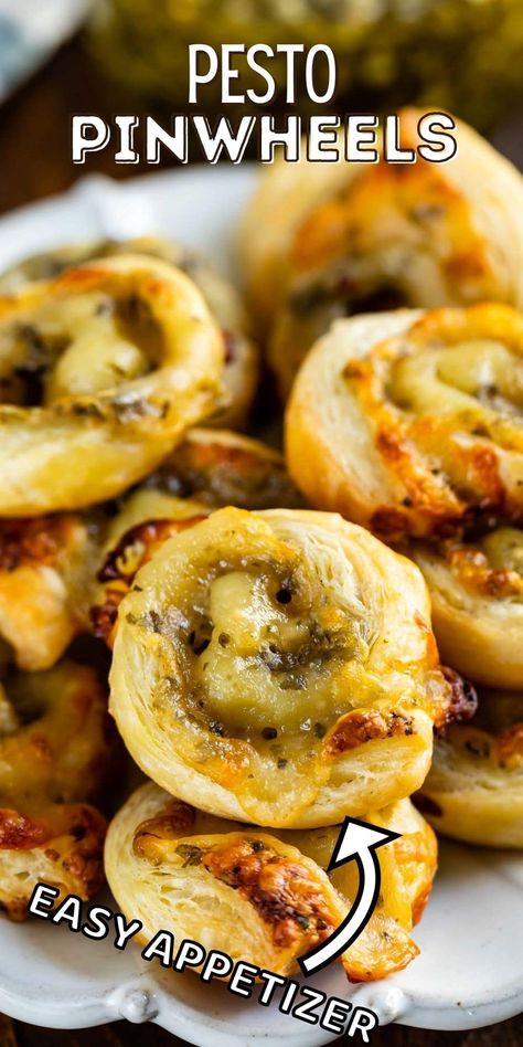 Appetizers With Puff Pastry, Pesto Pinwheels, Pesto Appetizers, Creative Appetizers, Puff Pastry Pinwheels, Pesto Cheese, Puff Pastry Appetizers, Pastry Appetizer, Crazy For Crust