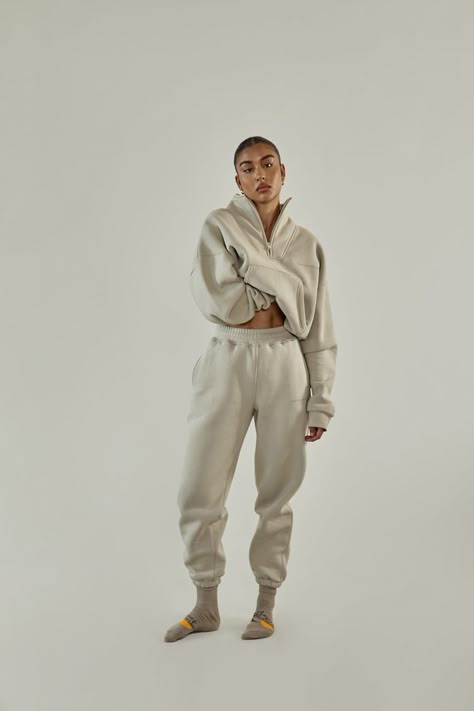 Sweatsuit Photoshoot, Lounge Wear Photoshoot, Hoodie Photoshoot, Sweater Photoshoot, Tshirt Branding, Sweat Suits Women, Streetwear Photoshoot, High Waisted Sweatpants, Company Swag